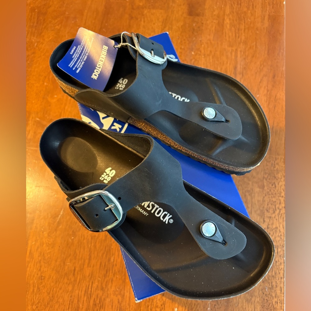 NIB - Birkenstock Black Gizeh Thong Sandals with Silver Buckle